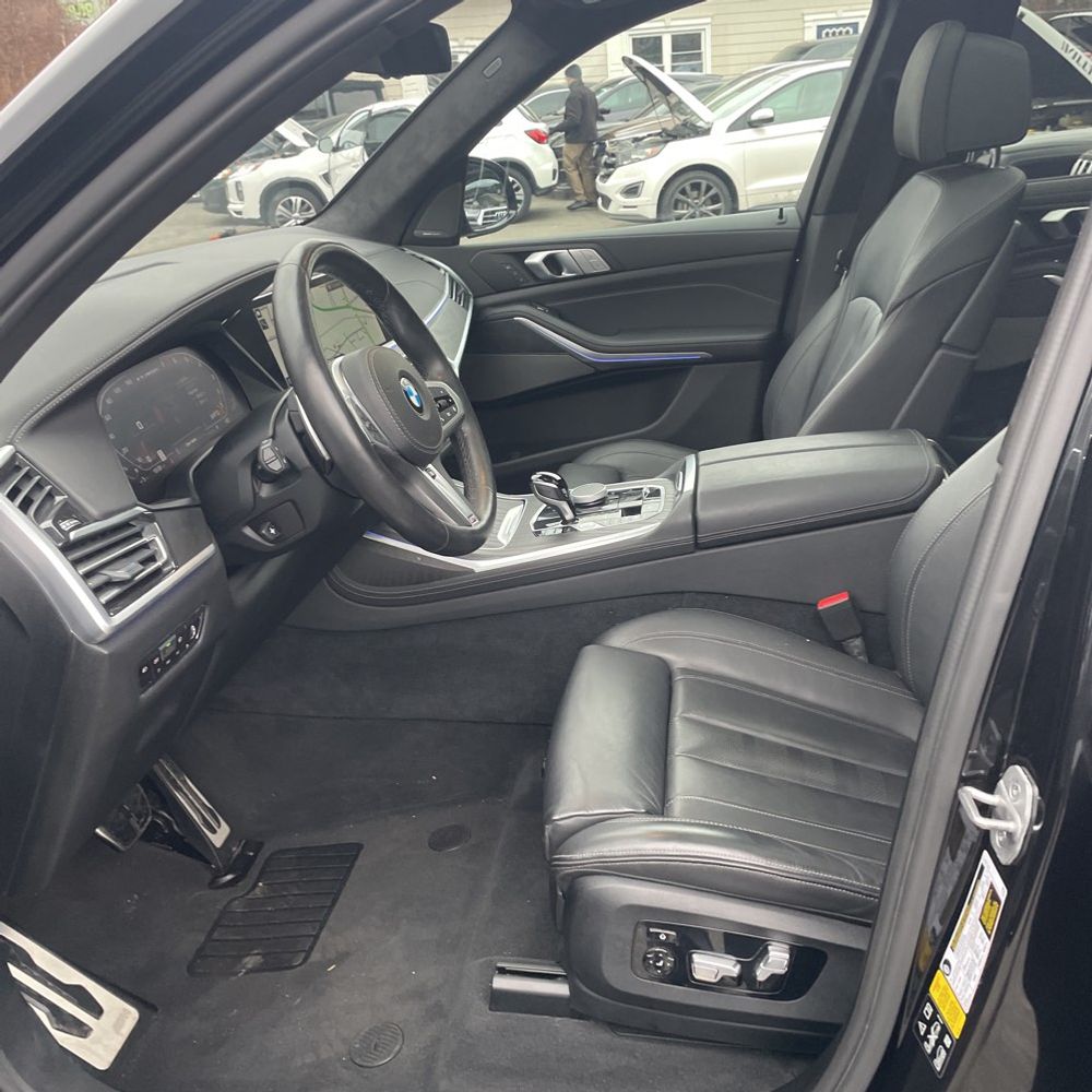 2022 BMW X7 M50i