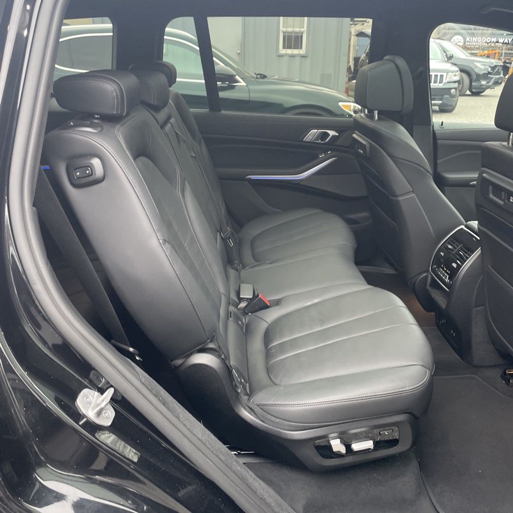 2022 BMW X7 M50i
