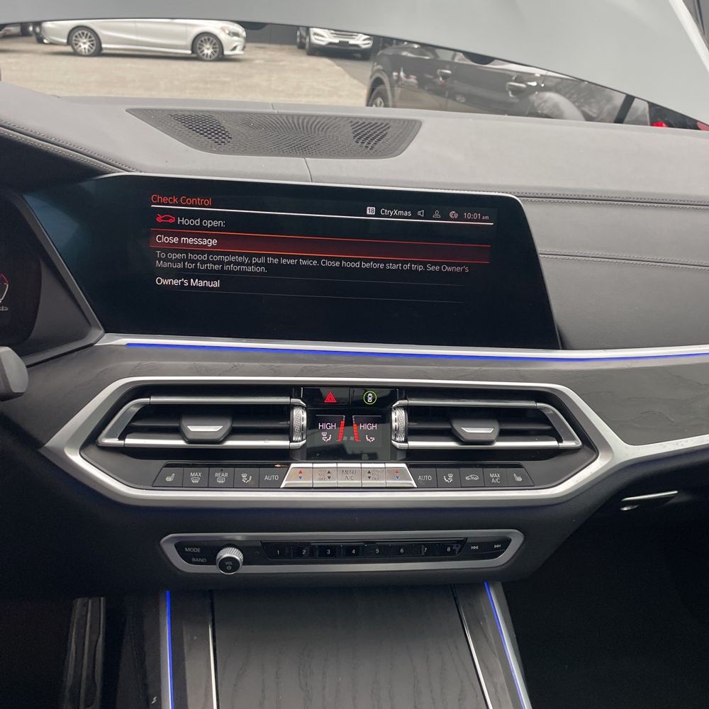 2022 BMW X7 M50i