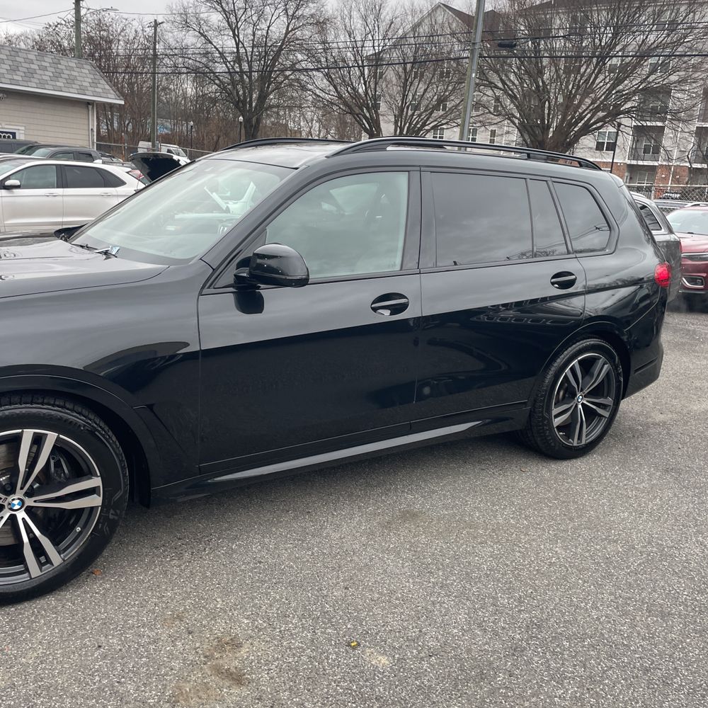 2022 BMW X7 M50i