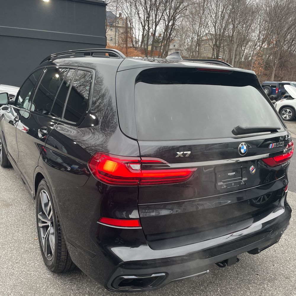 2022 BMW X7 M50i