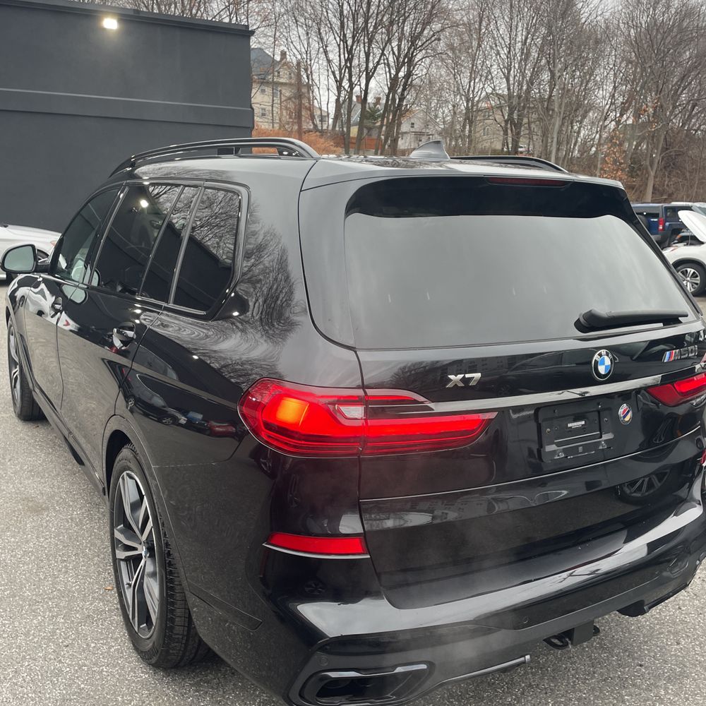 2022 BMW X7 M50i