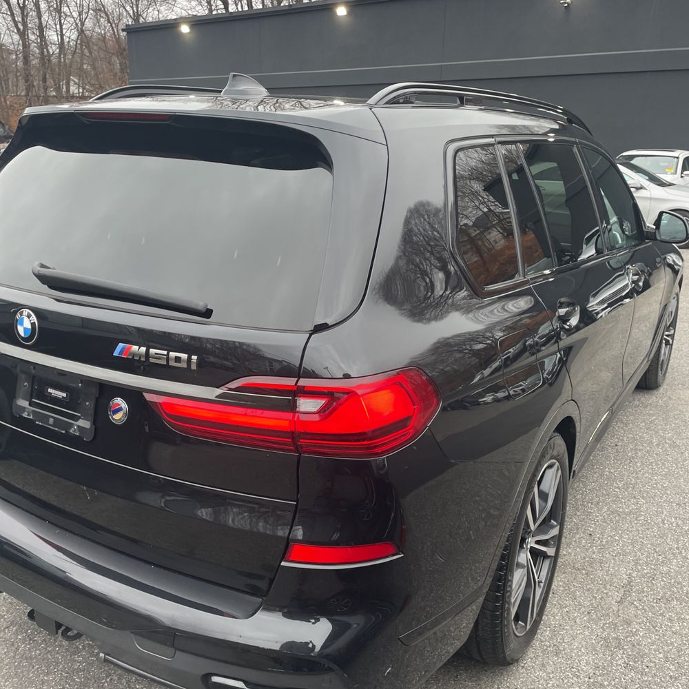 2022 BMW X7 M50i