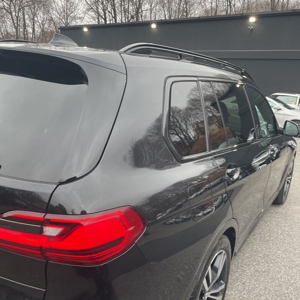 2022 BMW X7 M50i