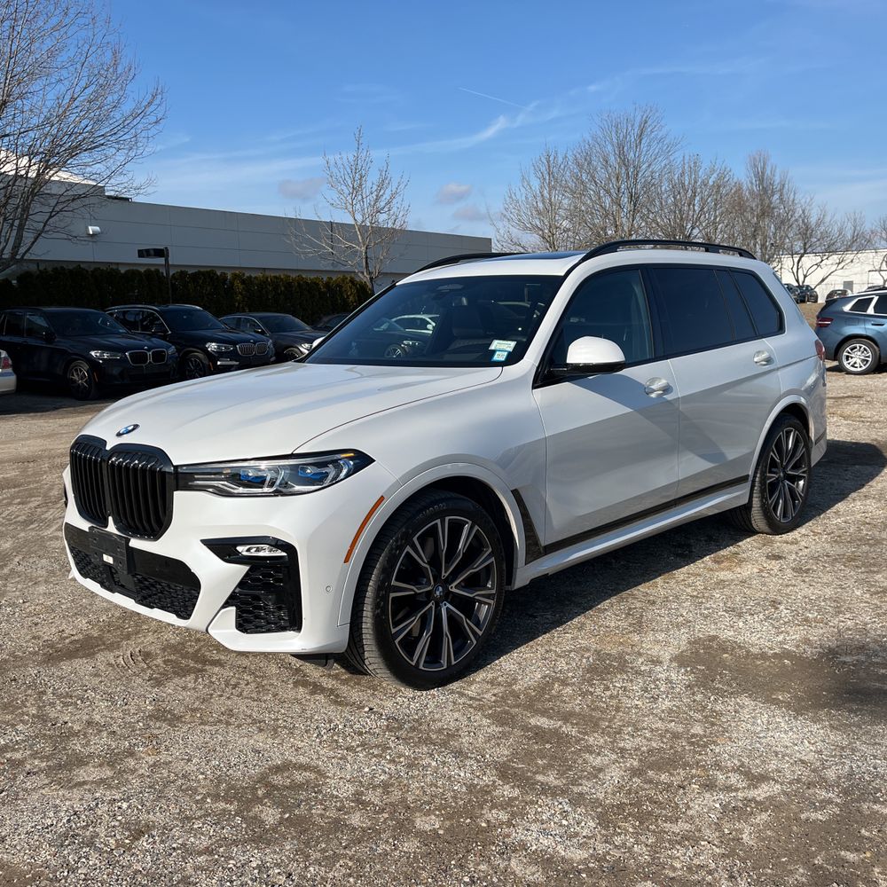 2022 BMW X7 M50i