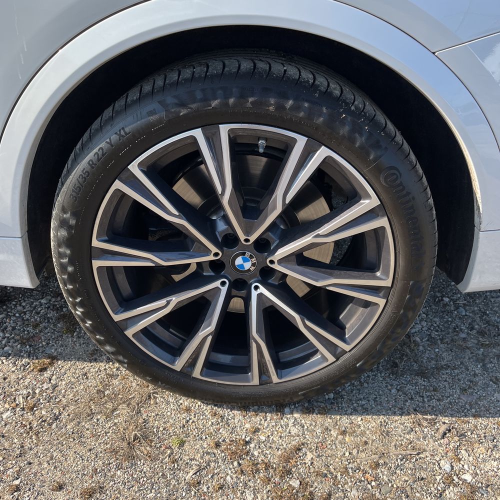 2022 BMW X7 M50i