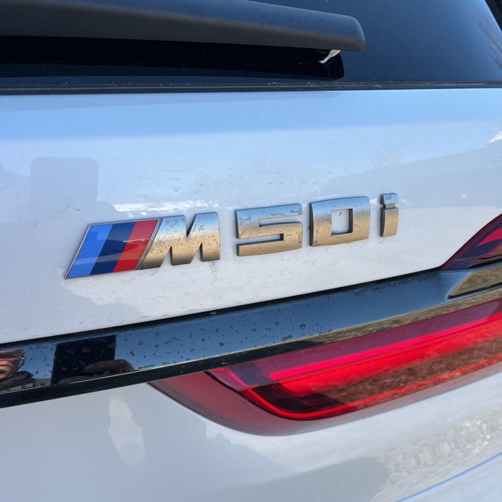 2022 BMW X7 M50i