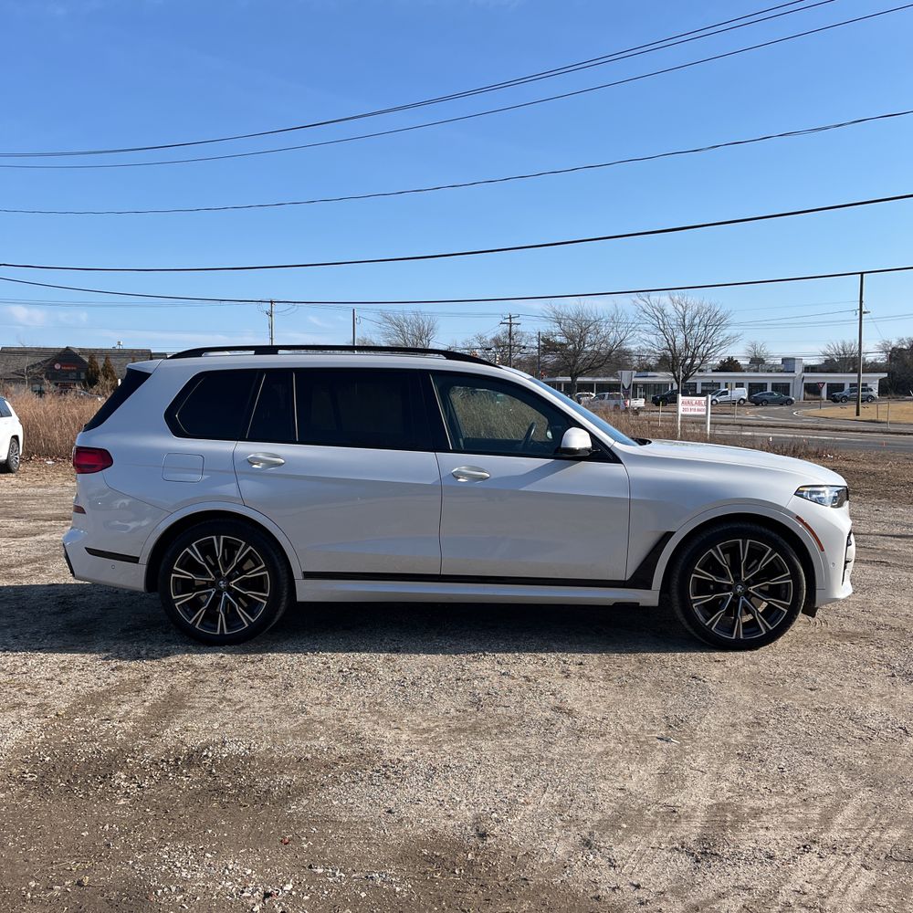 2022 BMW X7 M50i