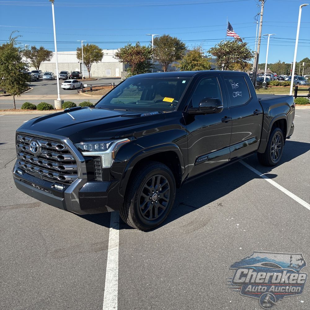 2023 Toyota Tundra Platinum HV