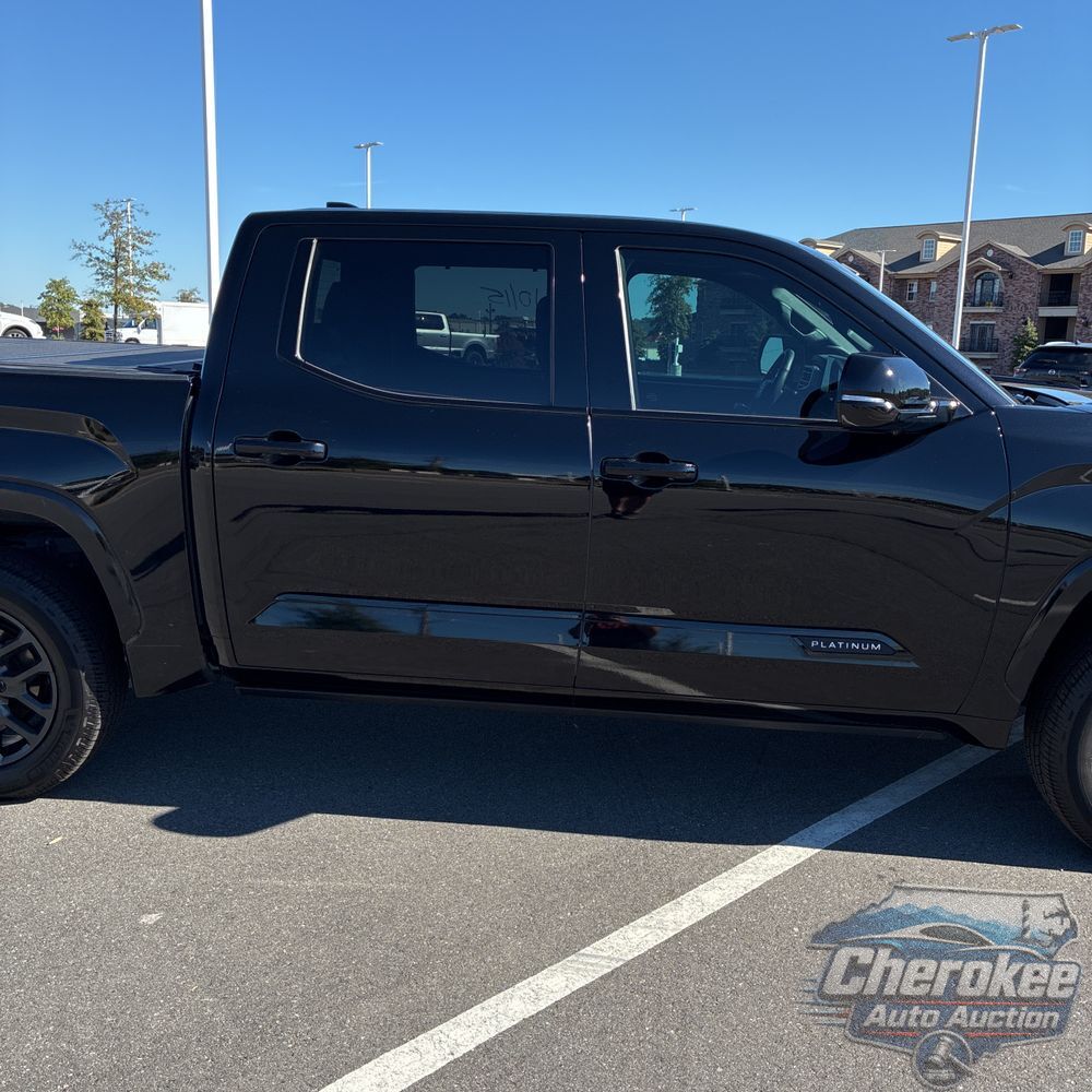 2023 Toyota Tundra Platinum HV