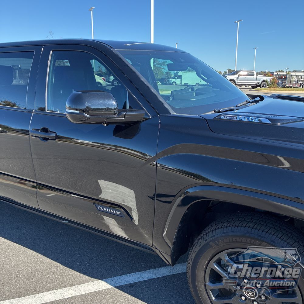 2023 Toyota Tundra Platinum HV