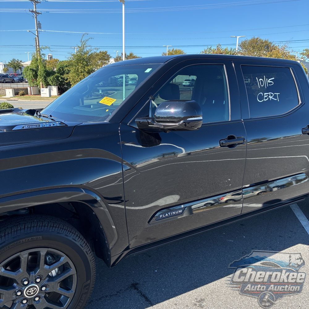 2023 Toyota Tundra Platinum HV