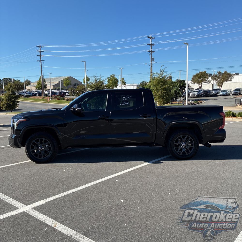 2023 Toyota Tundra Platinum HV