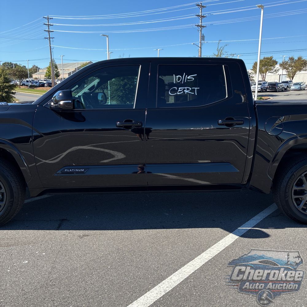 2023 Toyota Tundra Platinum HV