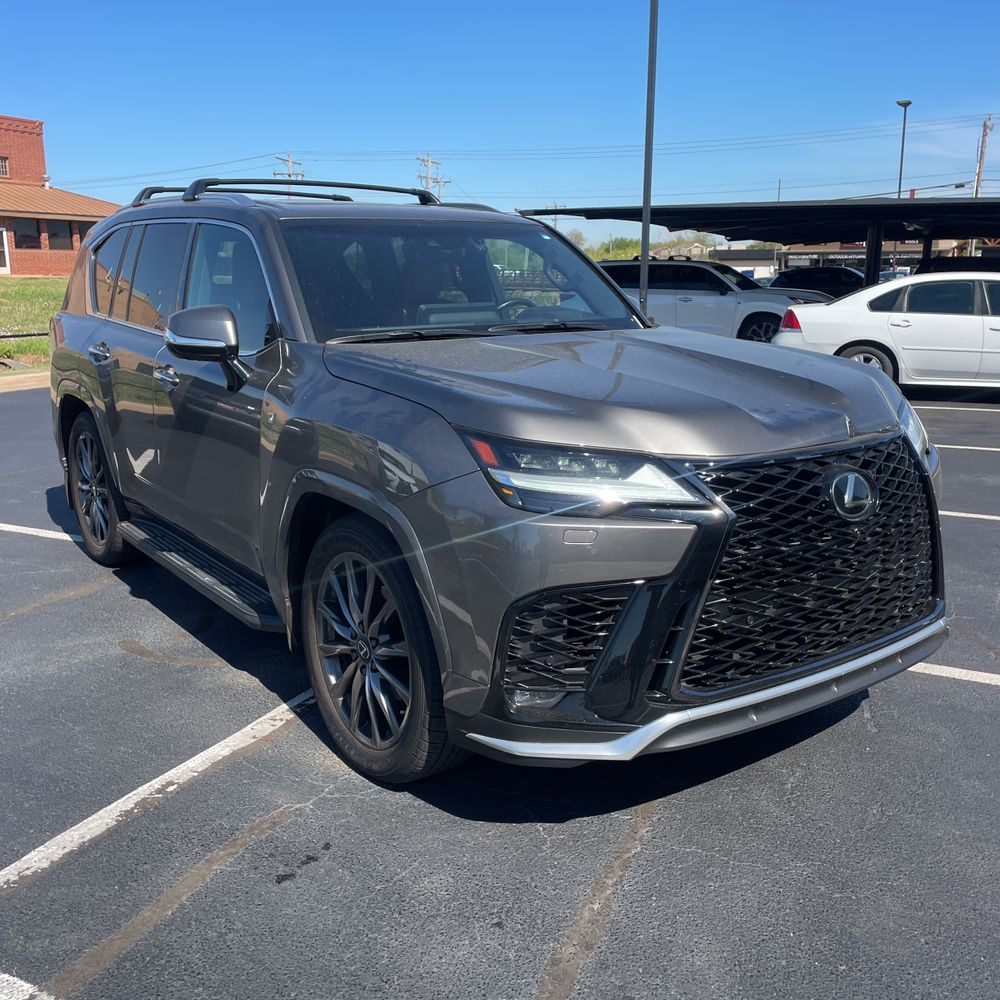 2023 Lexus LX 600 F SPORT Handling