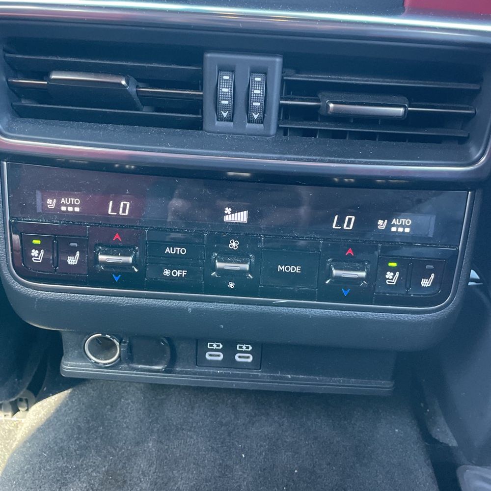 2023 Lexus LX 600 F SPORT Handling