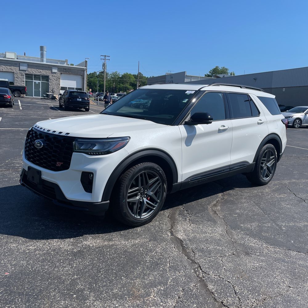 2025 Ford Explorer ST