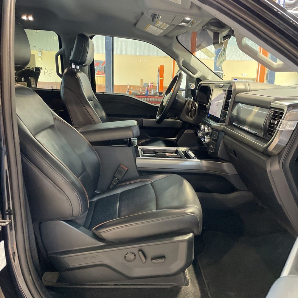 2025 Ford F-350 Super Duty Lariat