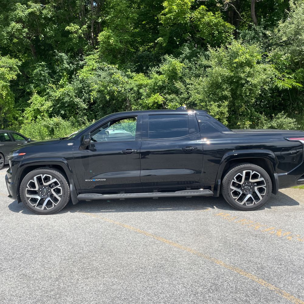 2024 Chevrolet Silverado EV RST
