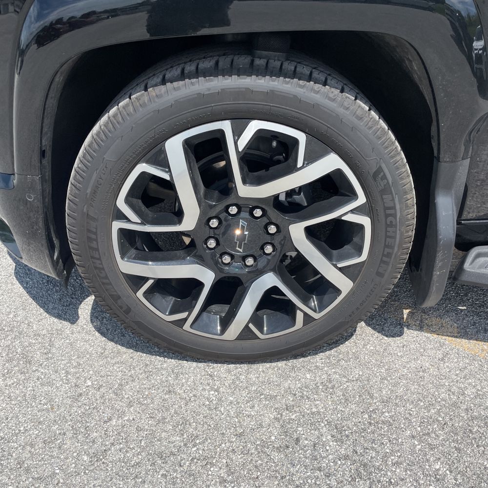 2024 Chevrolet Silverado EV RST