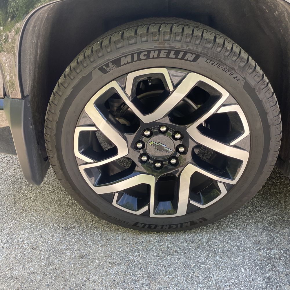 2024 Chevrolet Silverado EV RST