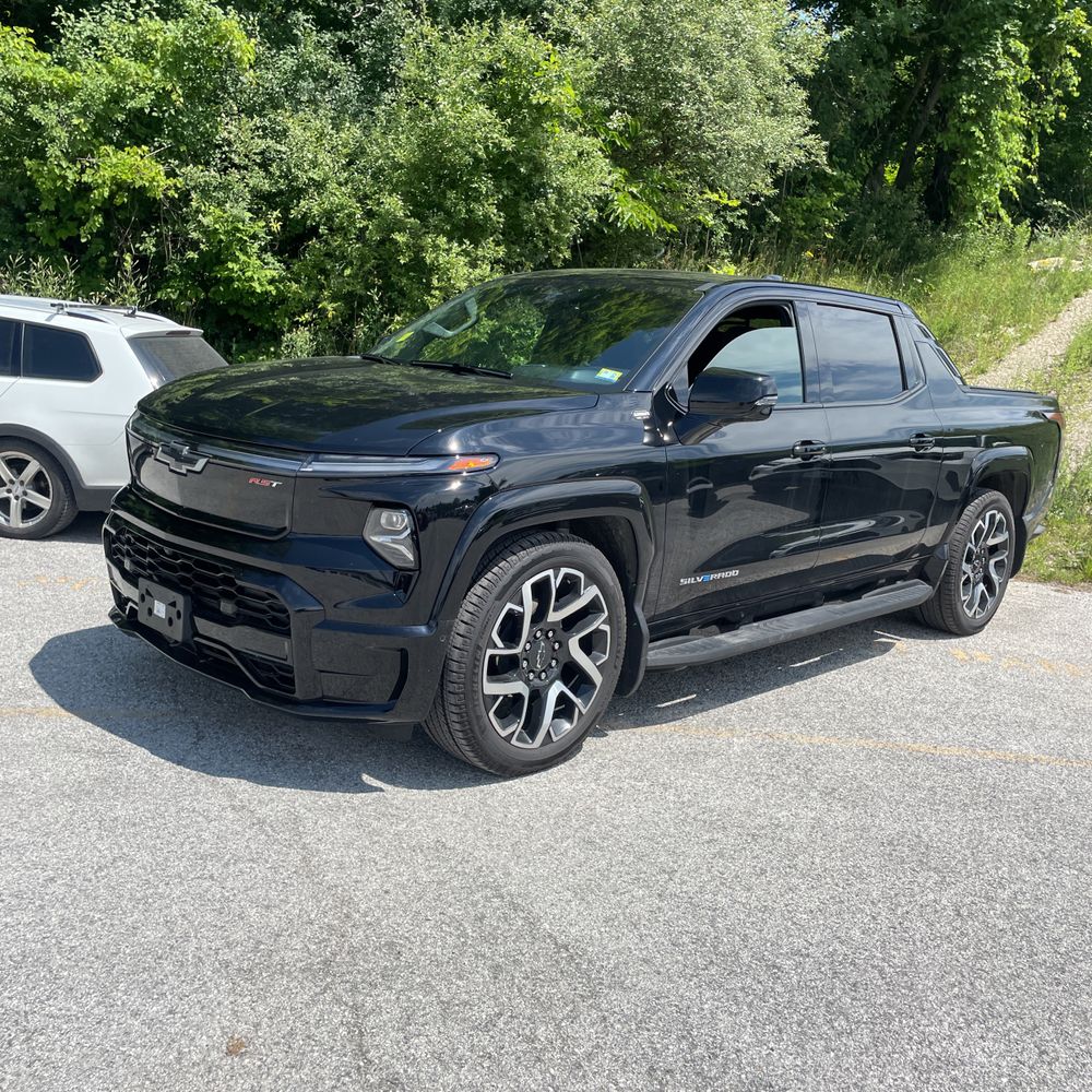 2024 Chevrolet Silverado EV RST