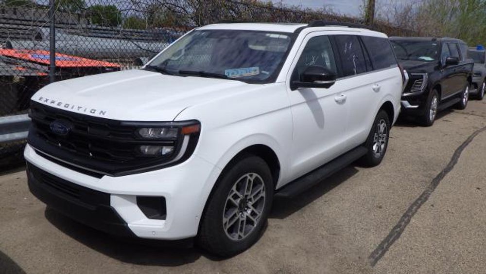 2025 Ford Expedition Active
