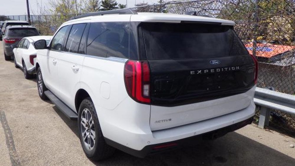 2025 Ford Expedition Active