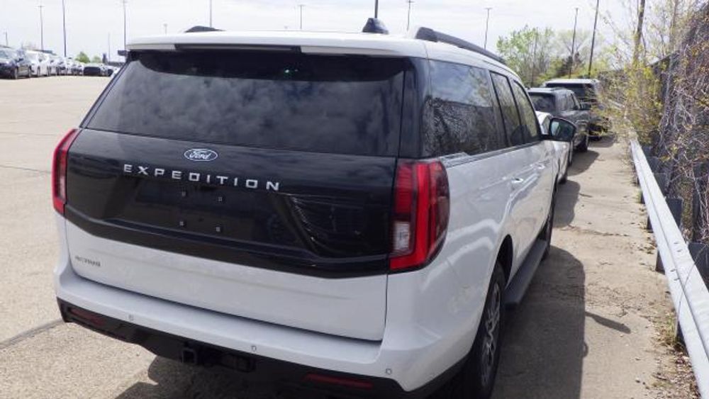 2025 Ford Expedition Active