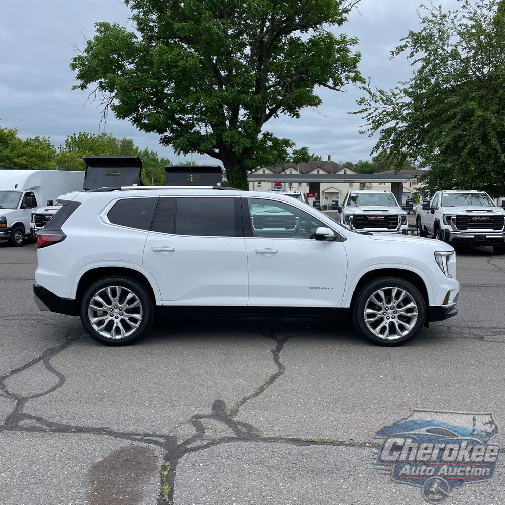 2024 GMC Acadia Denali