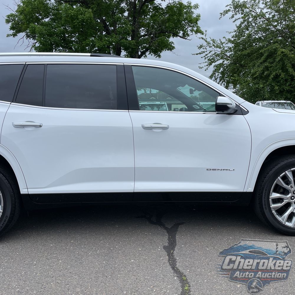 2024 GMC Acadia Denali