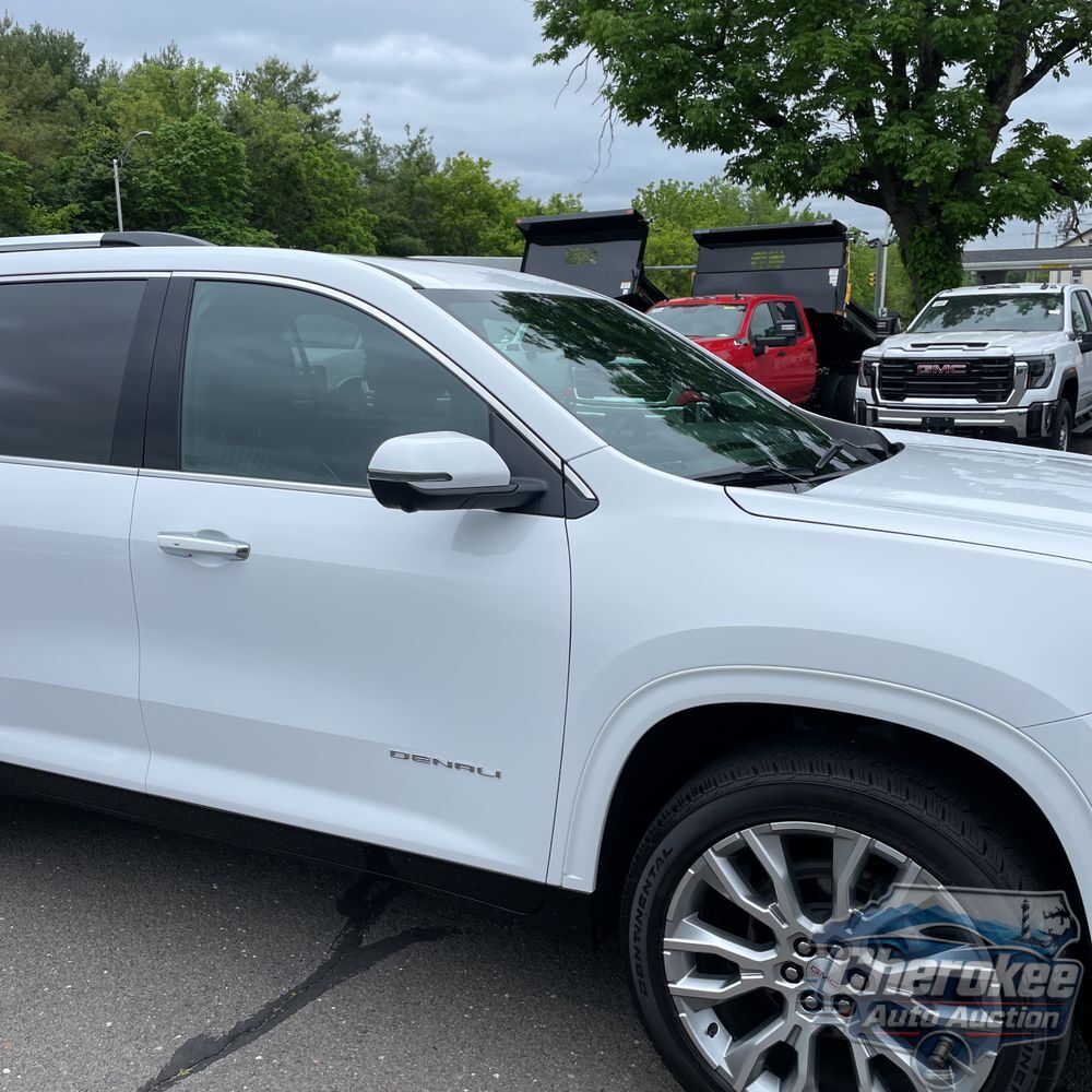 2024 GMC Acadia Denali