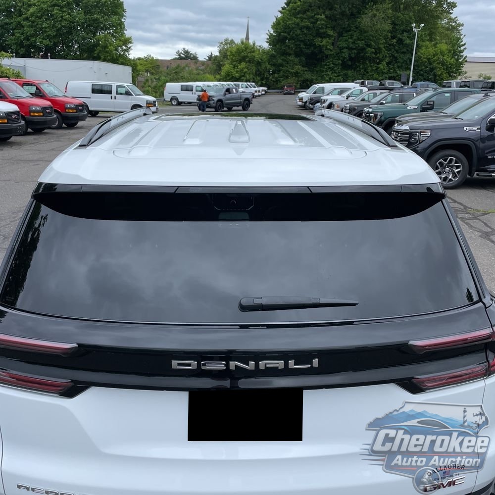 2024 GMC Acadia Denali