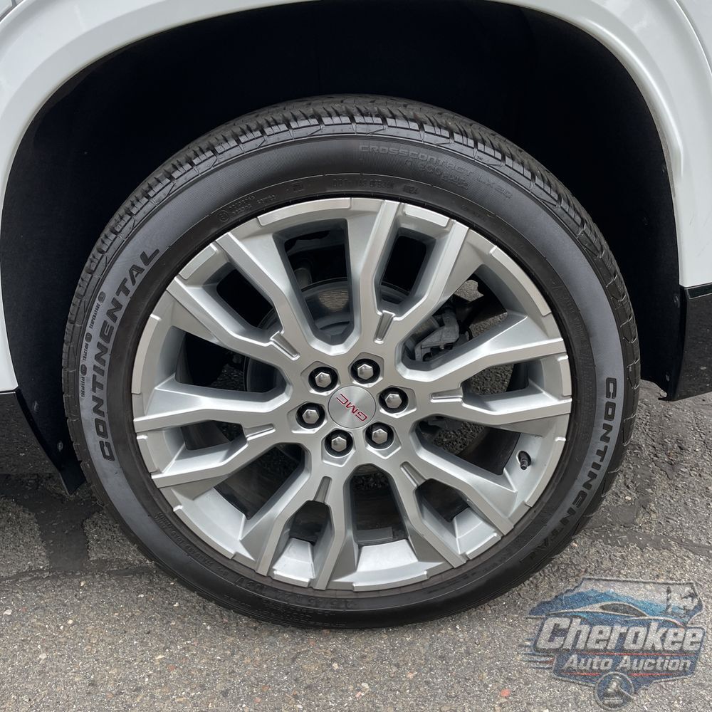 2024 GMC Acadia Denali