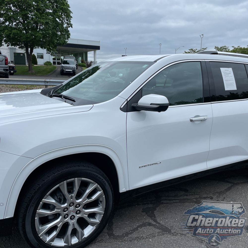 2024 GMC Acadia Denali