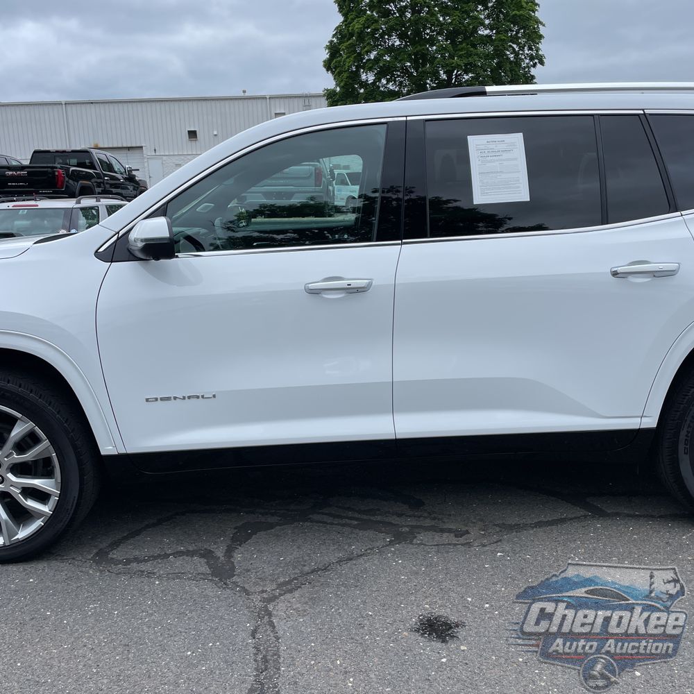 2024 GMC Acadia Denali