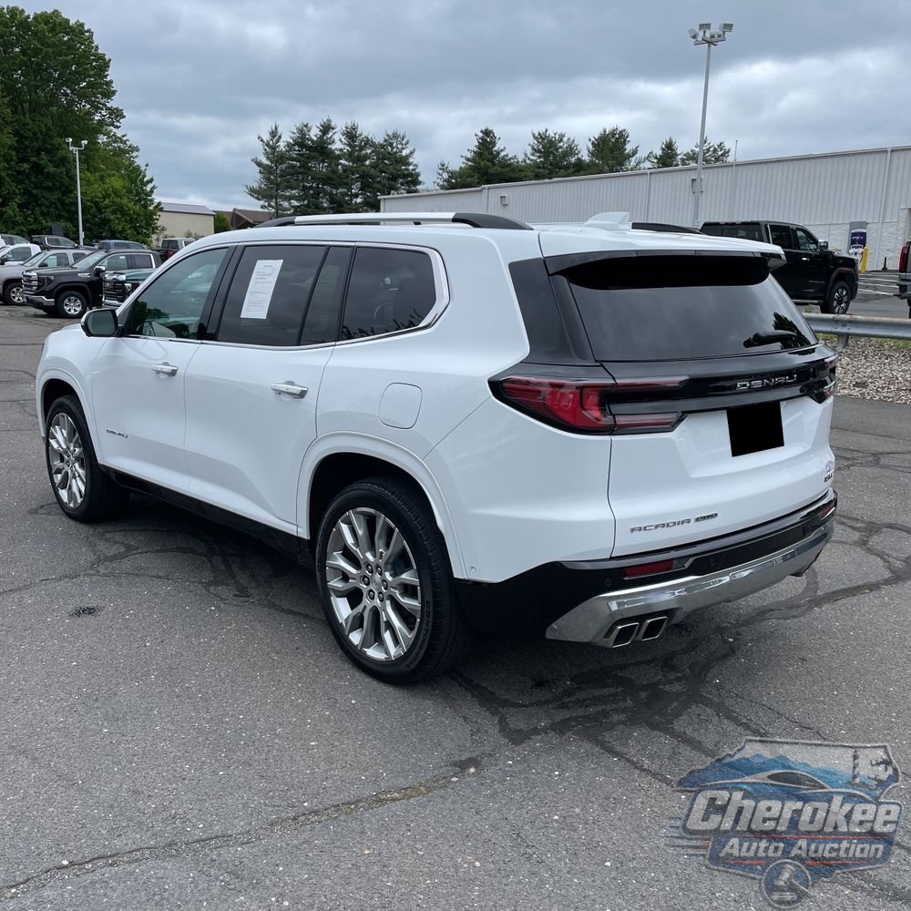 2024 GMC Acadia Denali