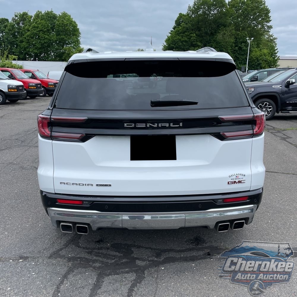 2024 GMC Acadia Denali