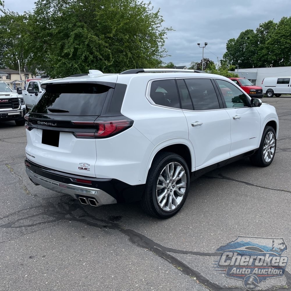 2024 GMC Acadia Denali