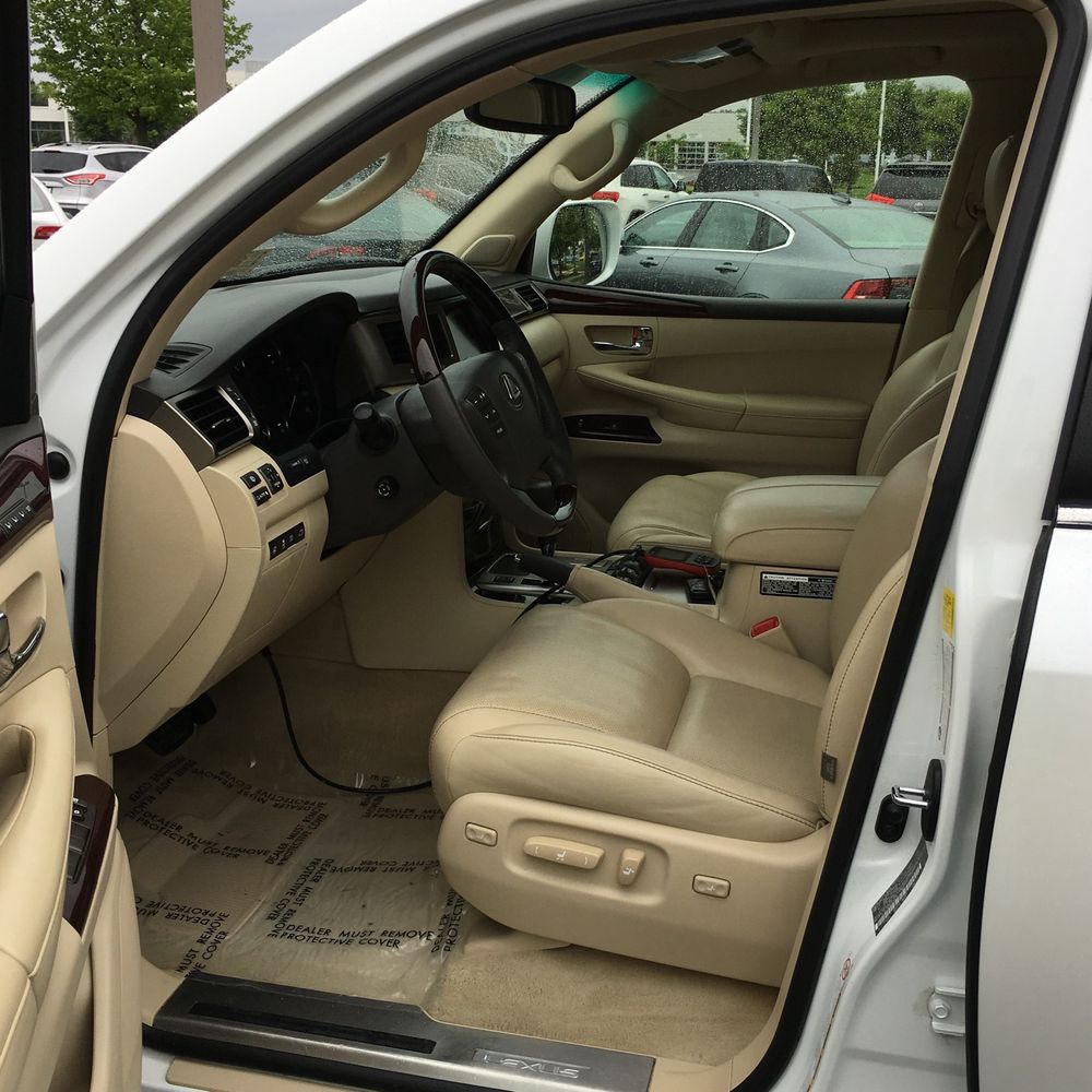 2015 Lexus LX 570