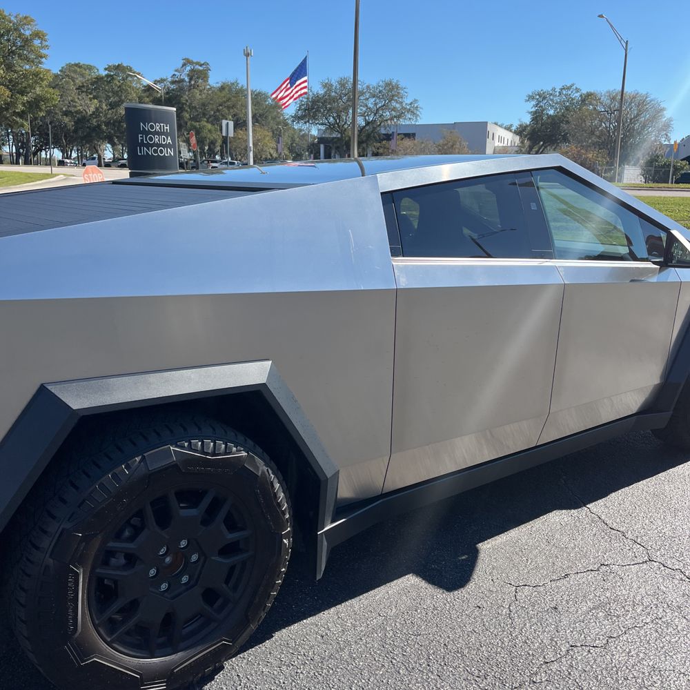 2024 Tesla Cybertruck Base