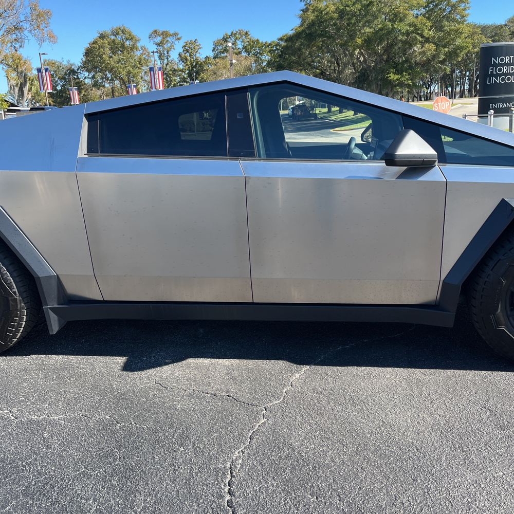 2024 Tesla Cybertruck Base