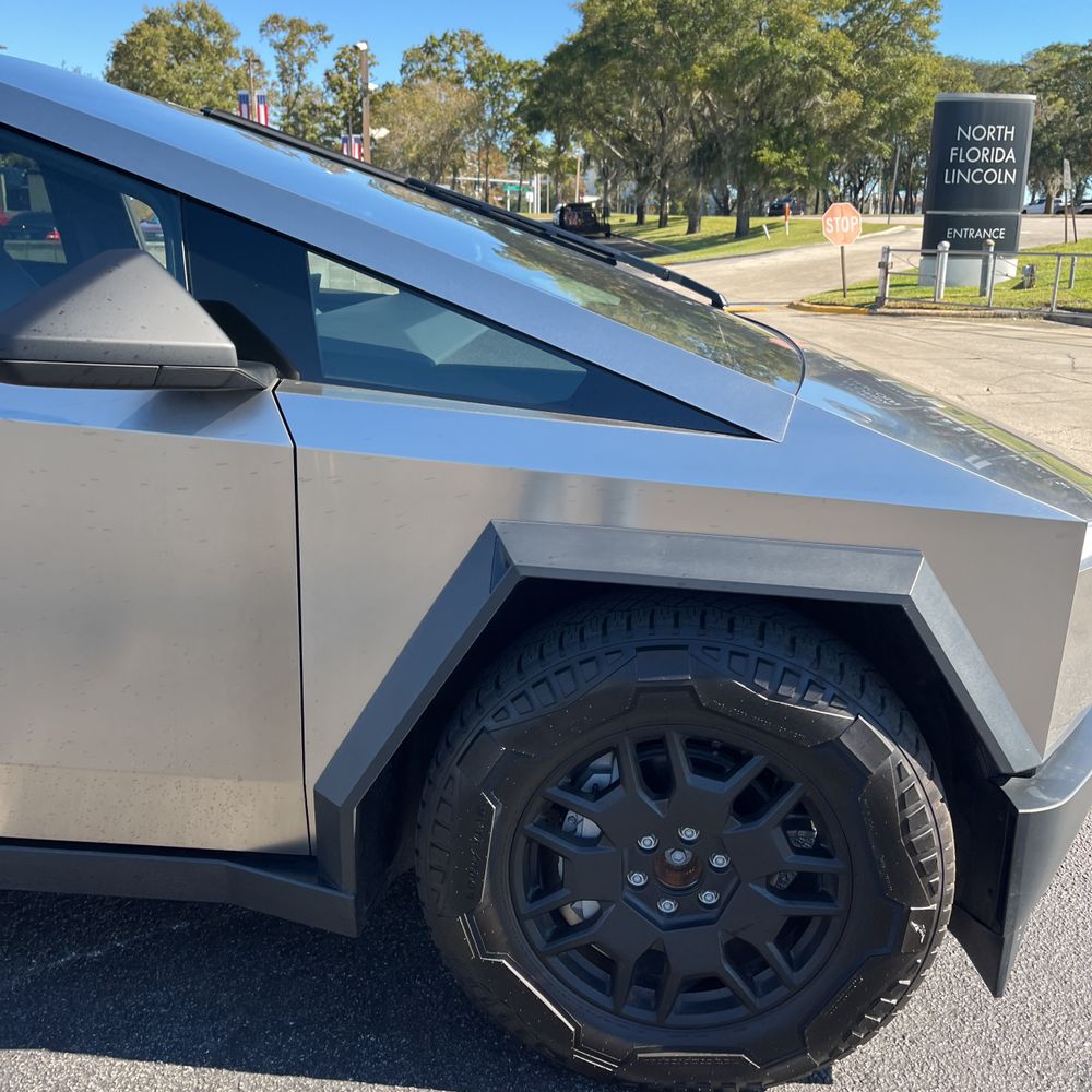 2024 Tesla Cybertruck Base