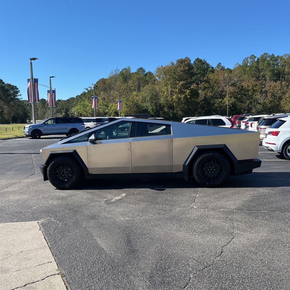 2024 Tesla Cybertruck Base