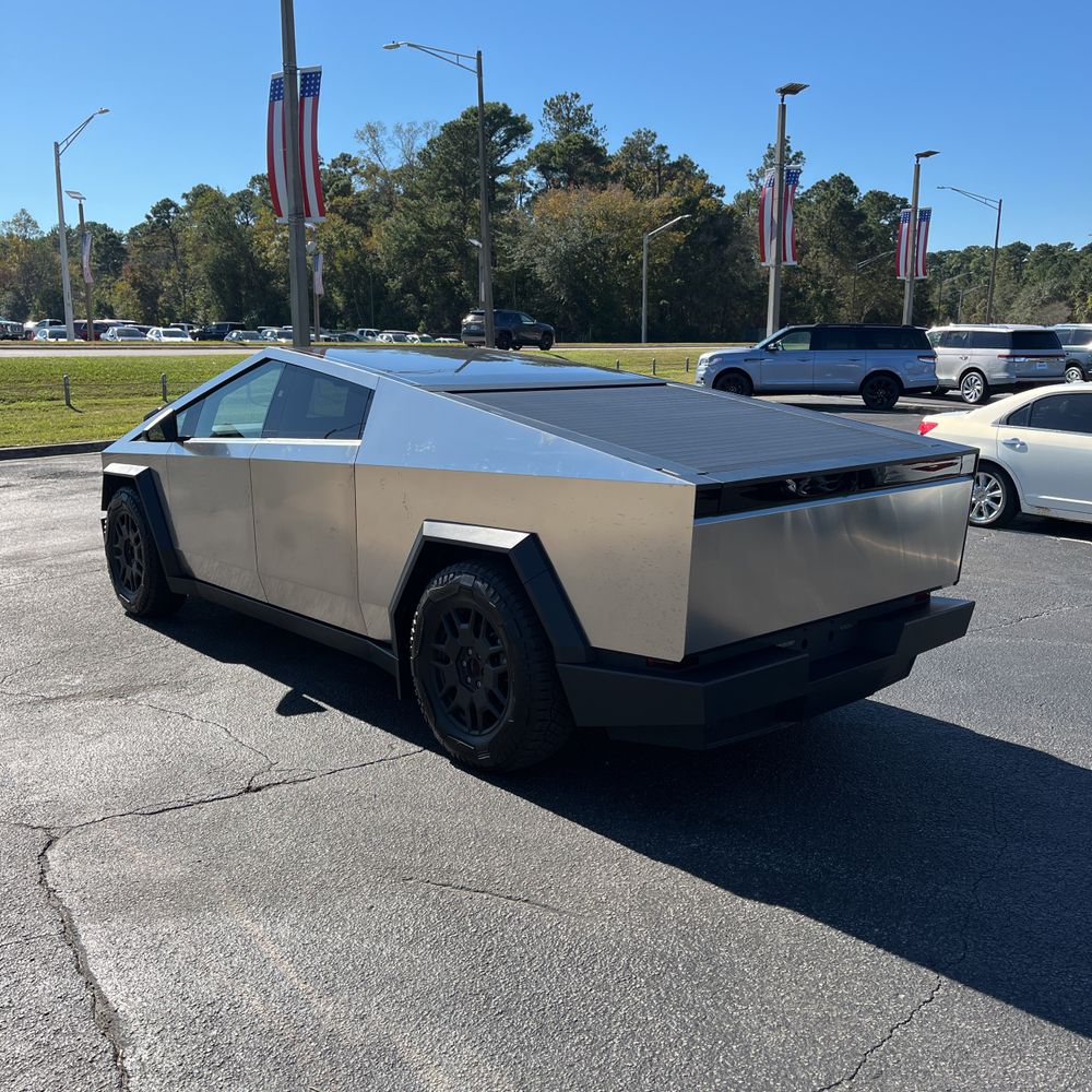 2024 Tesla Cybertruck Base