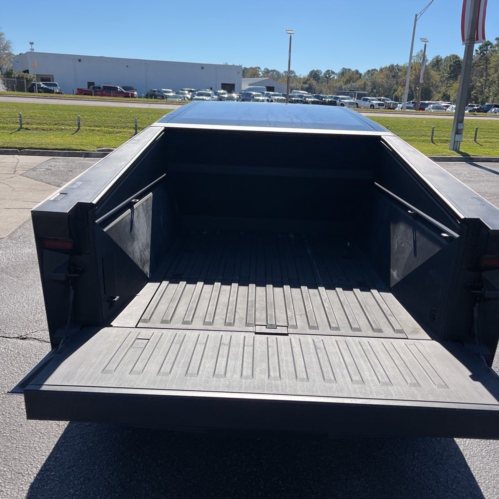 2024 Tesla Cybertruck Base
