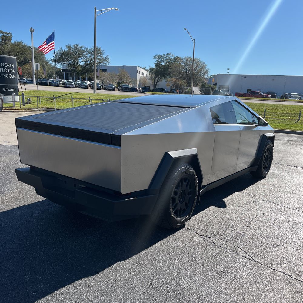 2024 Tesla Cybertruck Base
