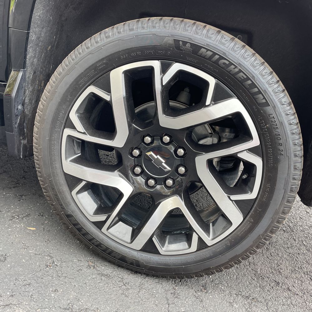 2024 Chevrolet Silverado EV RST