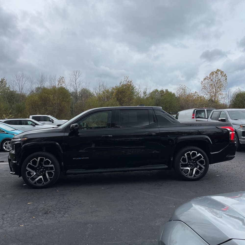 2024 Chevrolet Silverado EV RST