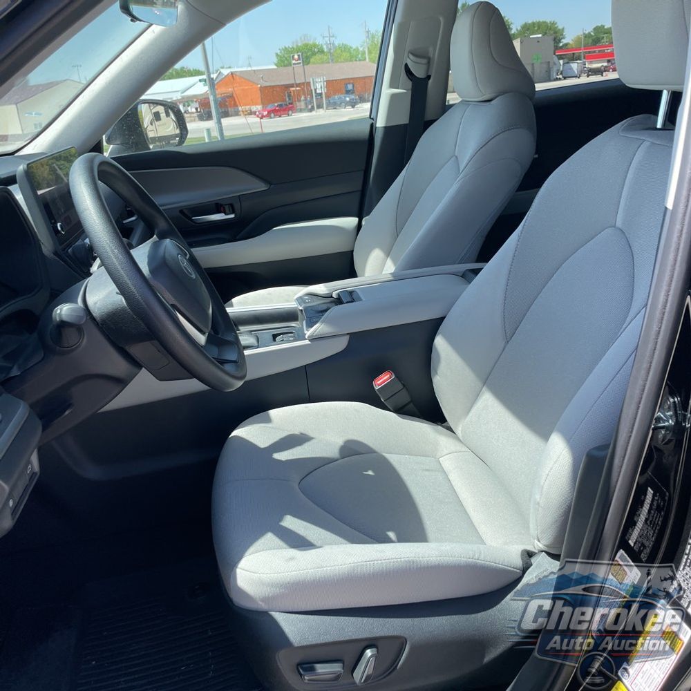 2025 Toyota Grand Highlander Hybrid LE